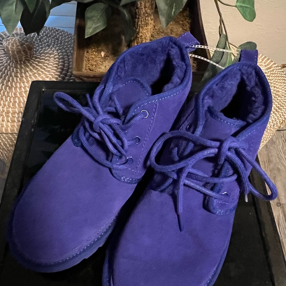 UGG Blue Chukka Laced Boots Brand New size 9
